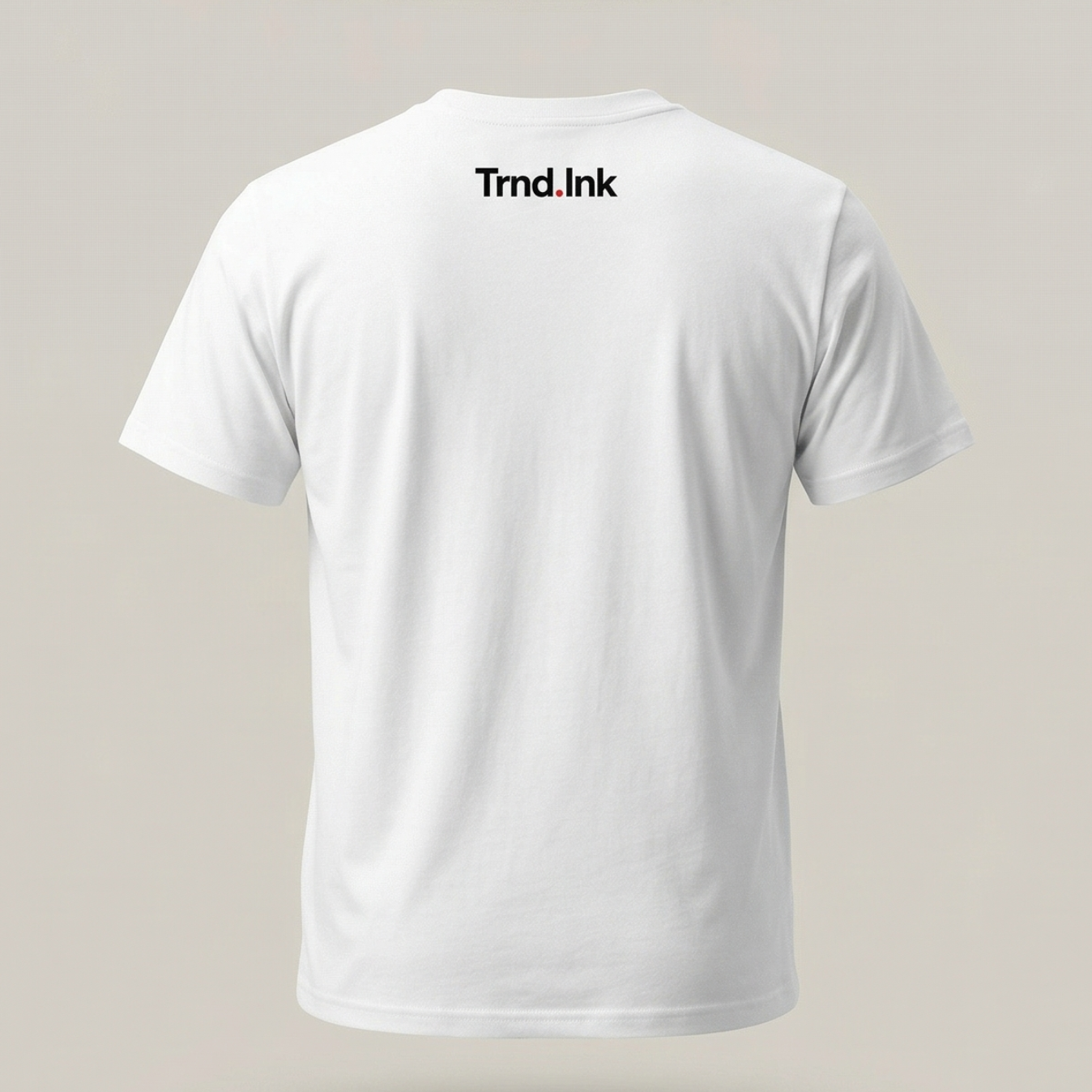 Camisa blanca en poliester, con logo de trnd.ink sutil en la parte trasera.