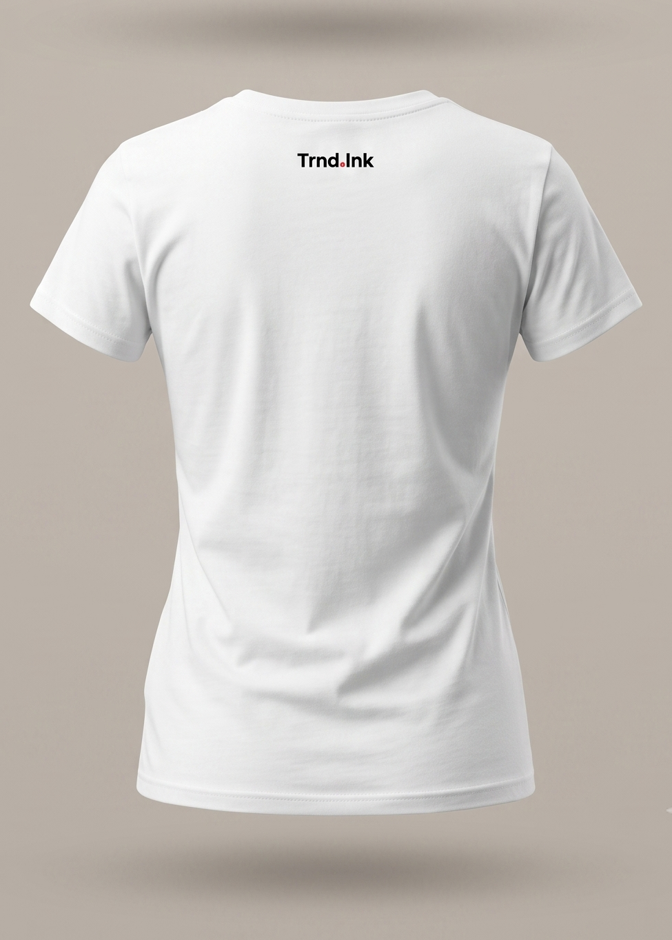 Vista  trasera de camiseta blanca para mujer con diseño urbano de cerezas y logo Trnd.Ink en la espalda.